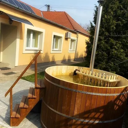 Lägenhet Matrai Vadaszhaz Matraterenye